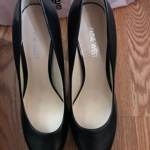 Black Nine West size 8